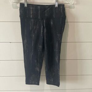 ATHLETA. knee cut leggings.